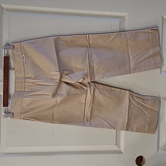 Guess capri pant - Picture 2 of 4